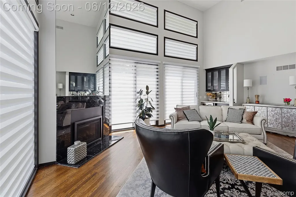 4057 Fox Lake Drive West Bloomfield Charter Township MI 48302