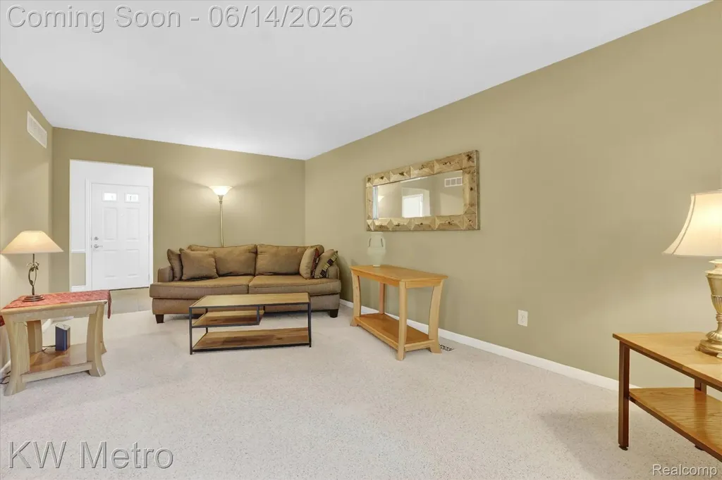 1420 Roxburgh Avenue East Lansing City MI 48823