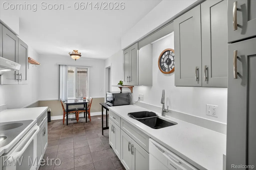 1420 Roxburgh Avenue East Lansing City MI 48823