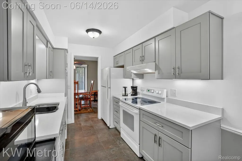 1420 Roxburgh Avenue East Lansing City MI 48823