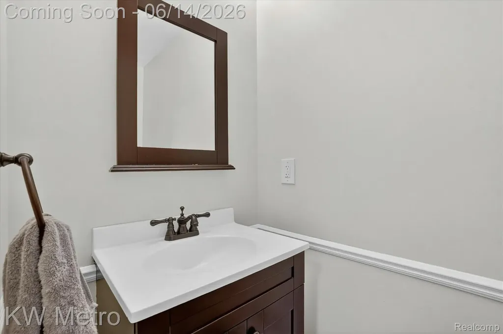 1420 Roxburgh Avenue East Lansing City MI 48823