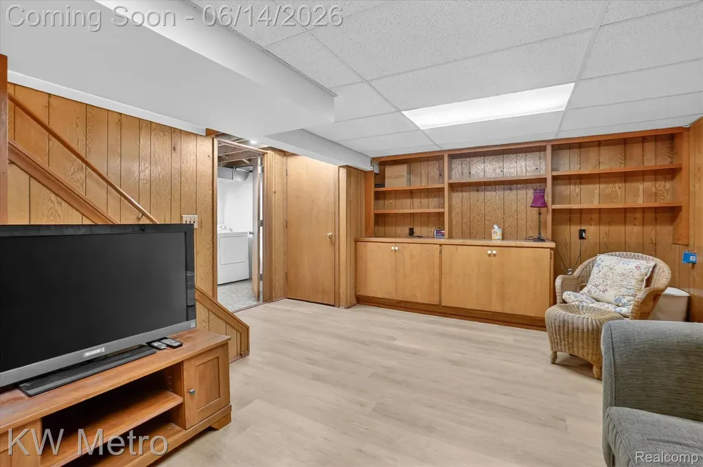 1420 Roxburgh Avenue East Lansing City MI 48823