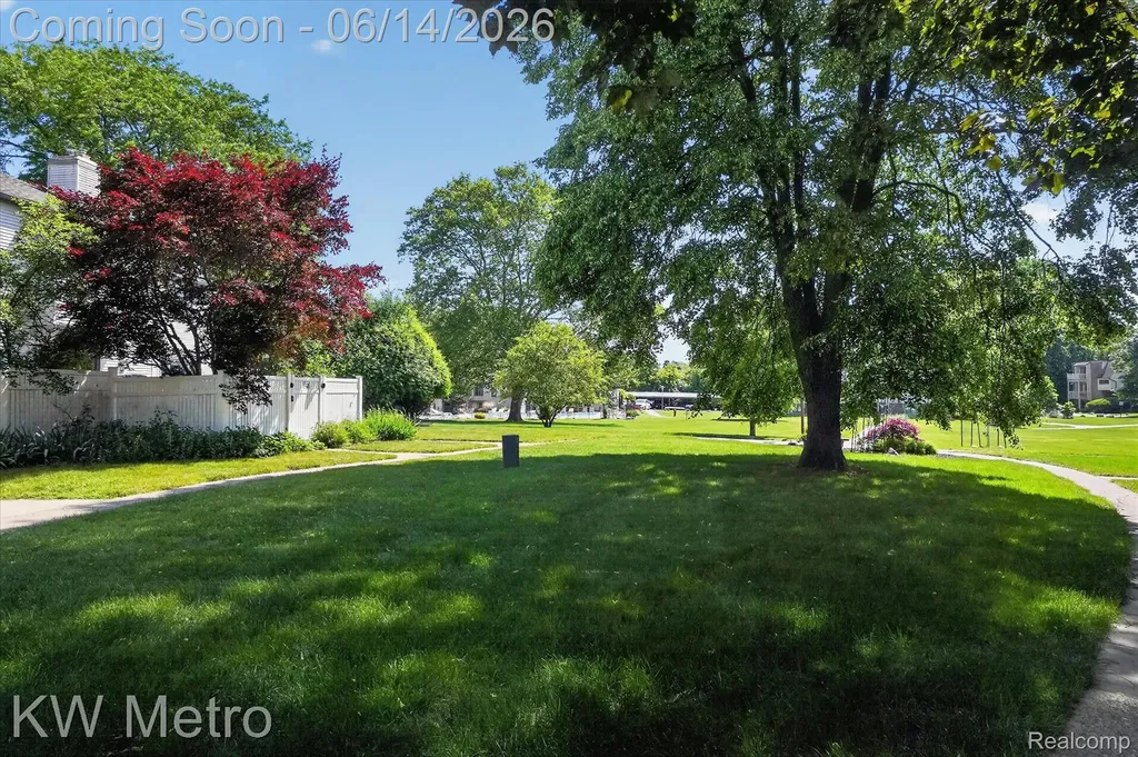 1420 Roxburgh Avenue East Lansing City MI 48823