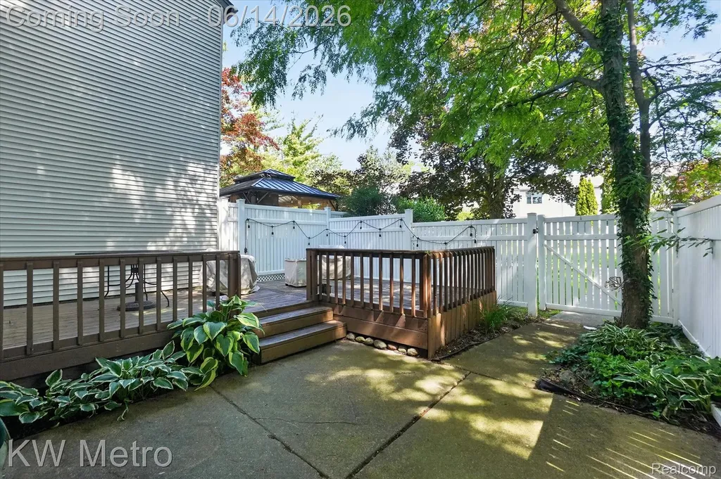 1420 Roxburgh Avenue East Lansing City MI 48823