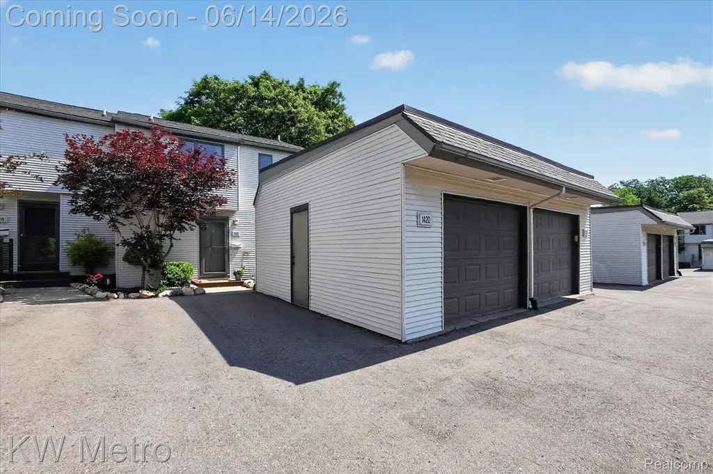 1420 Roxburgh Avenue East Lansing City MI 48823