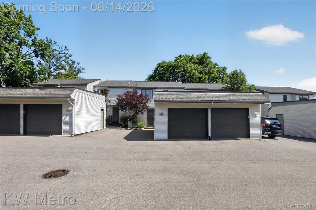 1420 Roxburgh Avenue East Lansing City MI 48823