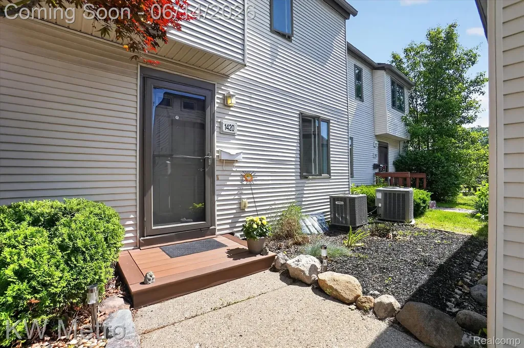 1420 Roxburgh Avenue East Lansing City MI 48823
