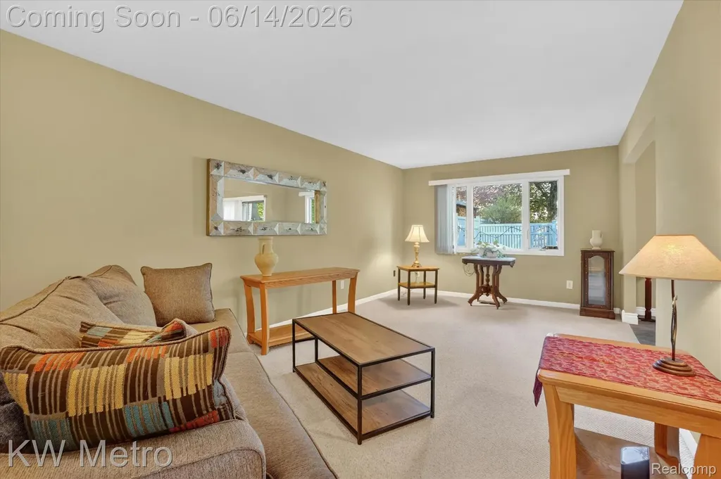 1420 Roxburgh Avenue East Lansing City MI 48823