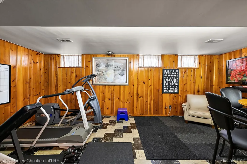 4795 West Outer Drive Detroit City MI 48221