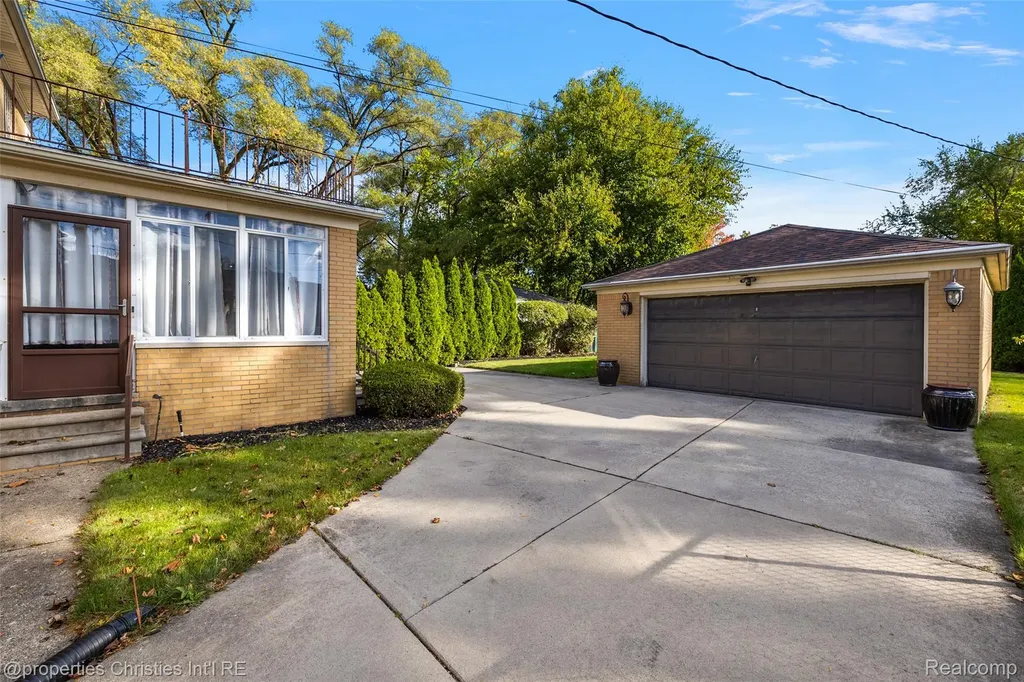 4795 West Outer Drive Detroit City MI 48221