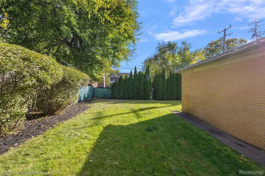 4795 West Outer Drive Detroit City MI 48221