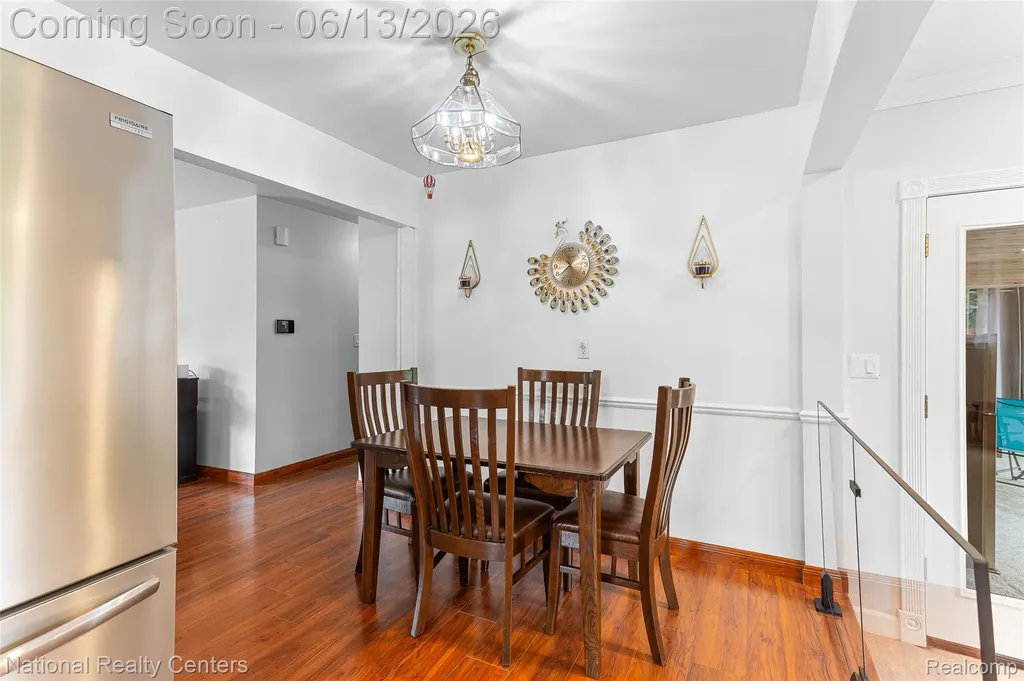 23054 Cora Avenue Farmington Hills City MI 48336