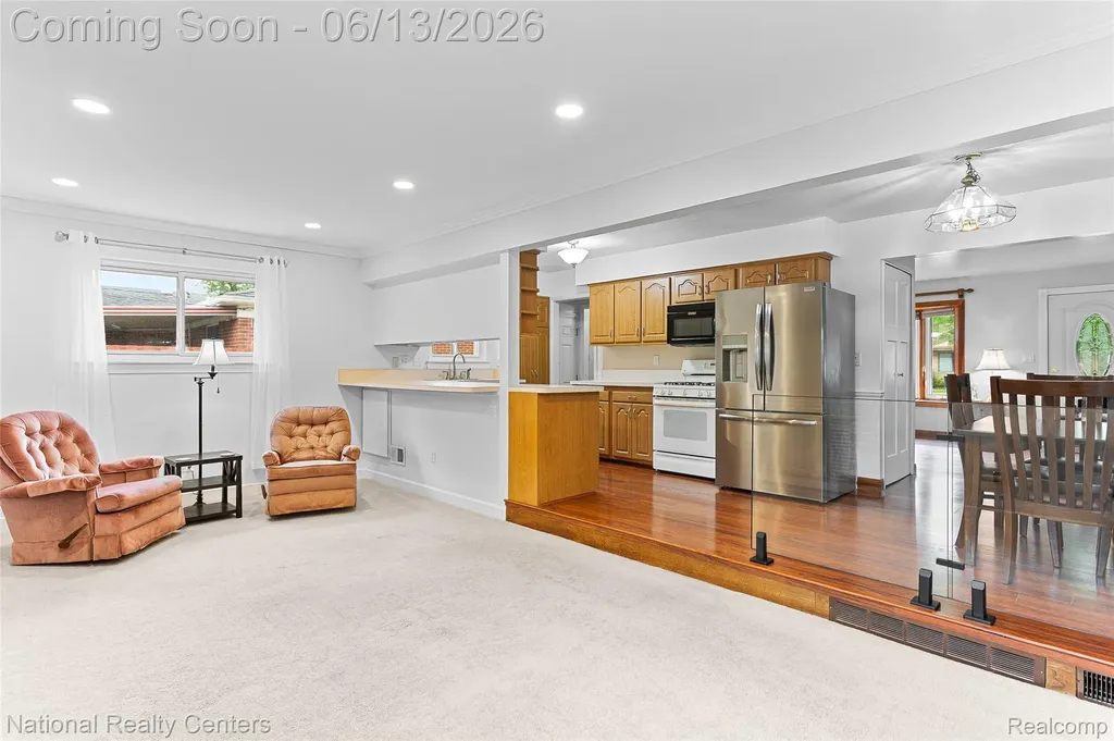 23054 Cora Avenue Farmington Hills City MI 48336