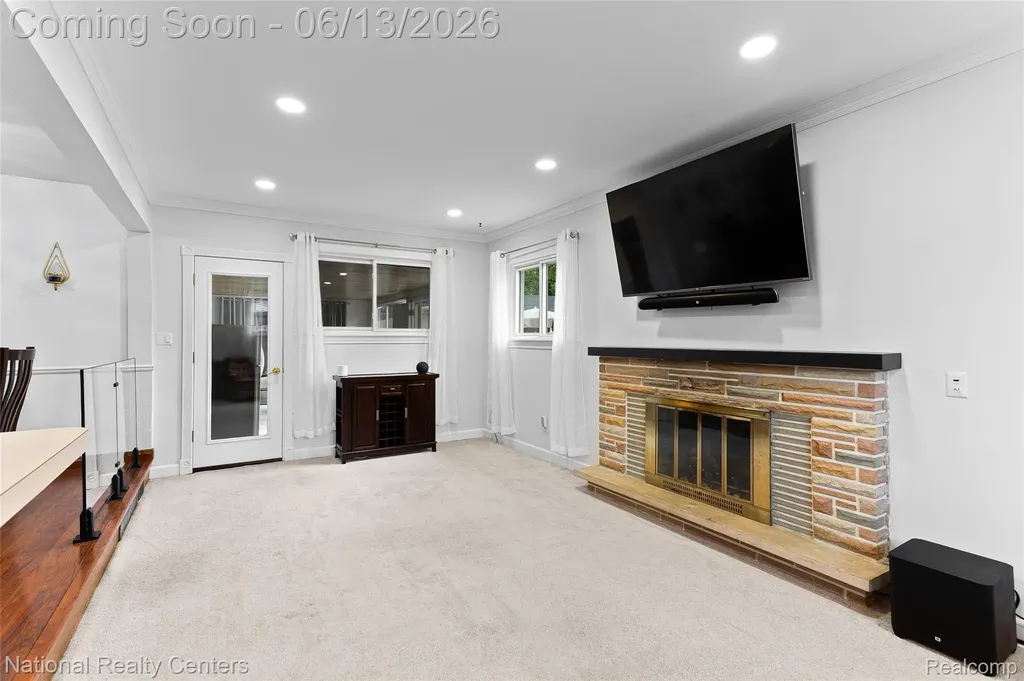 23054 Cora Avenue Farmington Hills City MI 48336