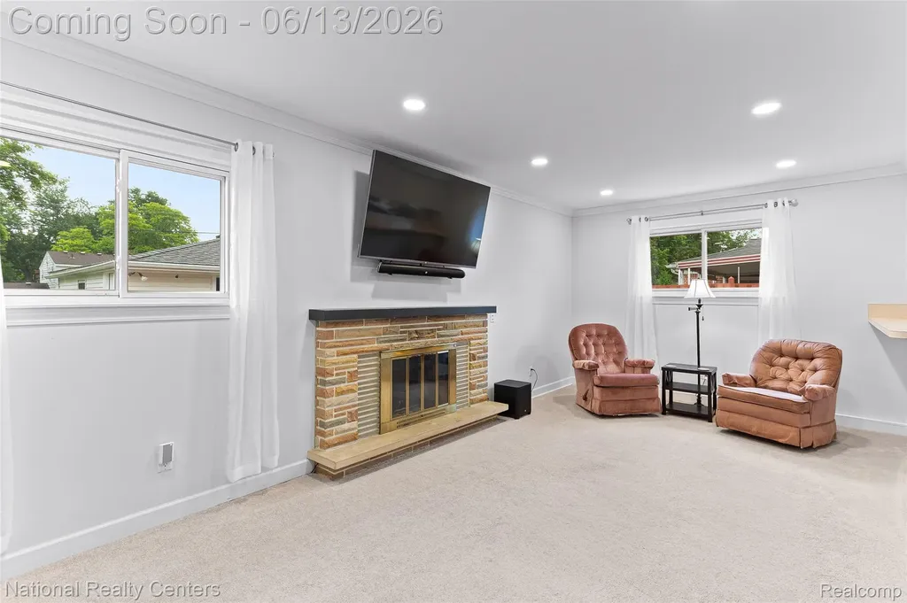 23054 Cora Avenue Farmington Hills City MI 48336