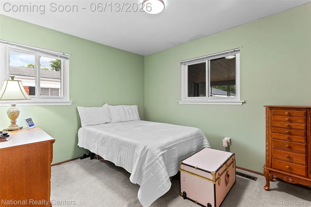 23054 Cora Avenue Farmington Hills City MI 48336