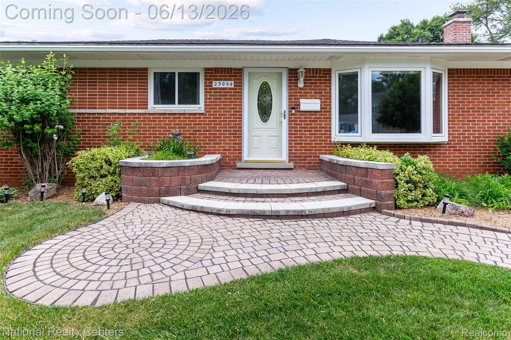 23054 Cora Avenue Farmington Hills City MI 48336