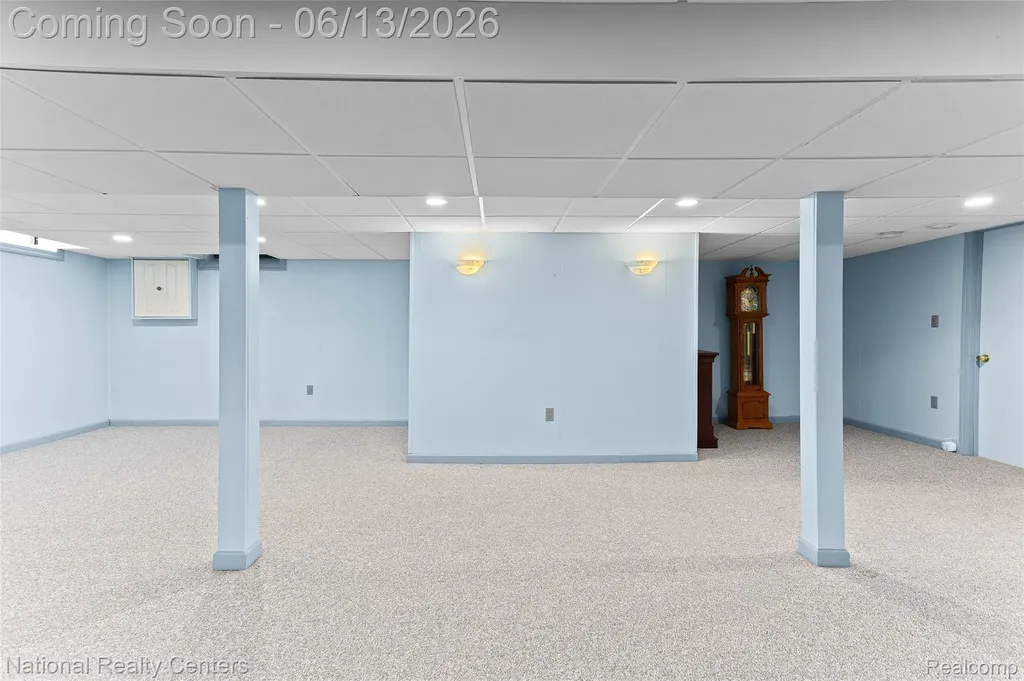 23054 Cora Avenue Farmington Hills City MI 48336