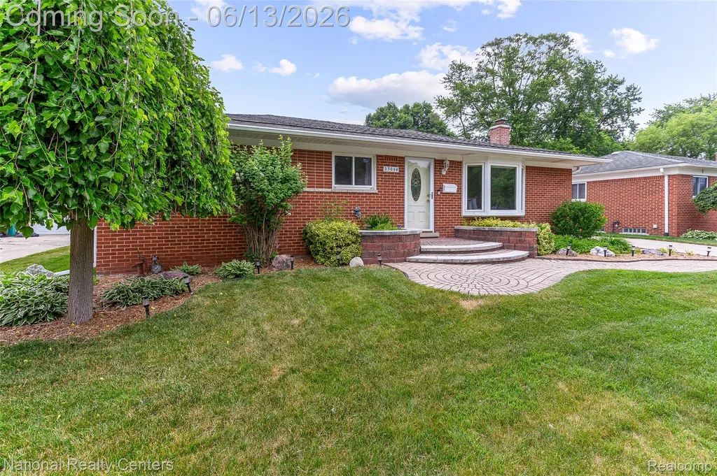 23054 Cora Avenue Farmington Hills City MI 48336