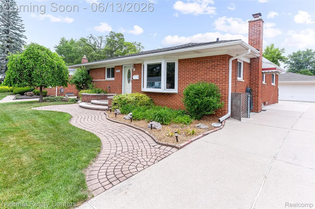 23054 Cora Avenue Farmington Hills City MI 48336