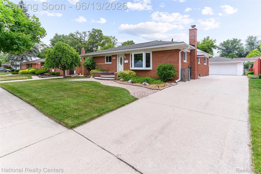 23054 Cora Avenue Farmington Hills City MI 48336