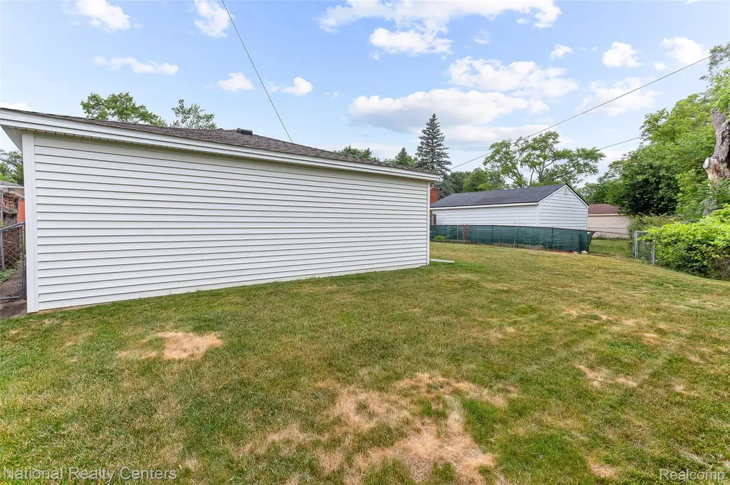 23054 Cora Avenue Farmington Hills City MI 48336