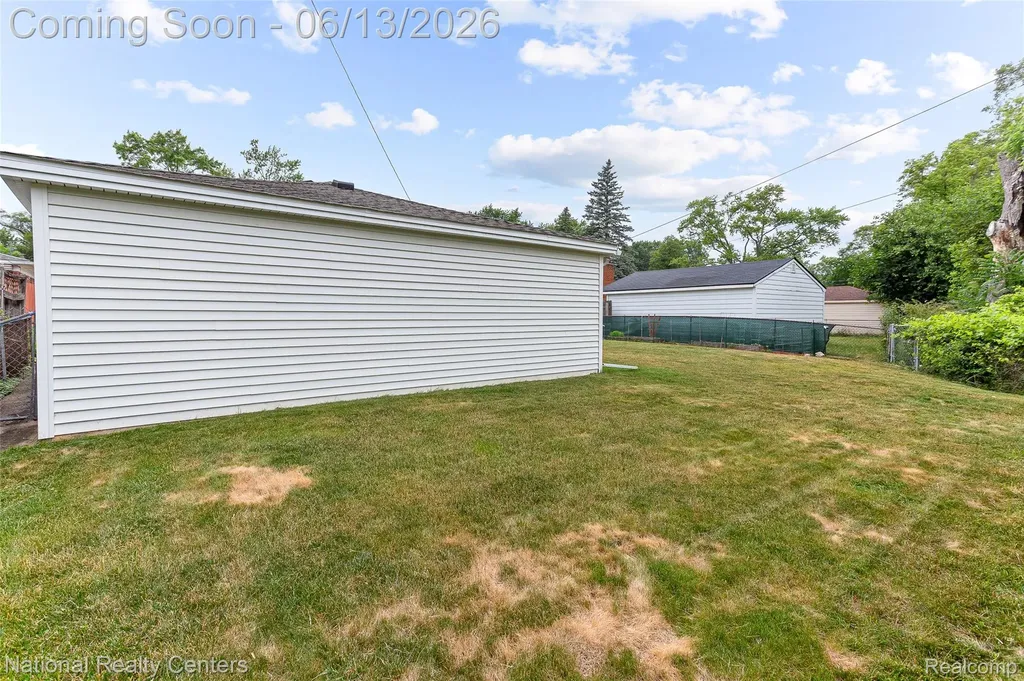 23054 Cora Avenue Farmington Hills City MI 48336