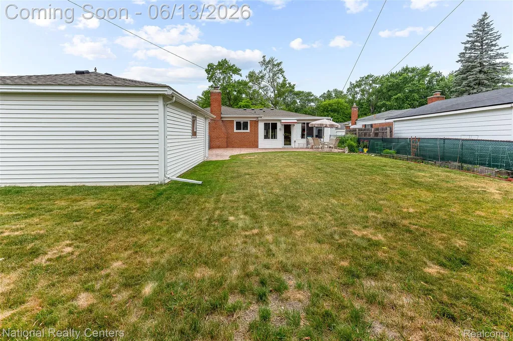 23054 Cora Avenue Farmington Hills City MI 48336