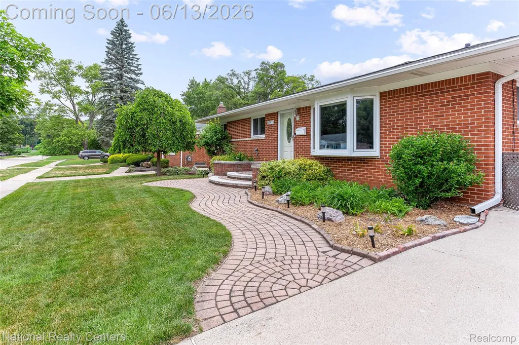 23054 Cora Avenue Farmington Hills City MI 48336