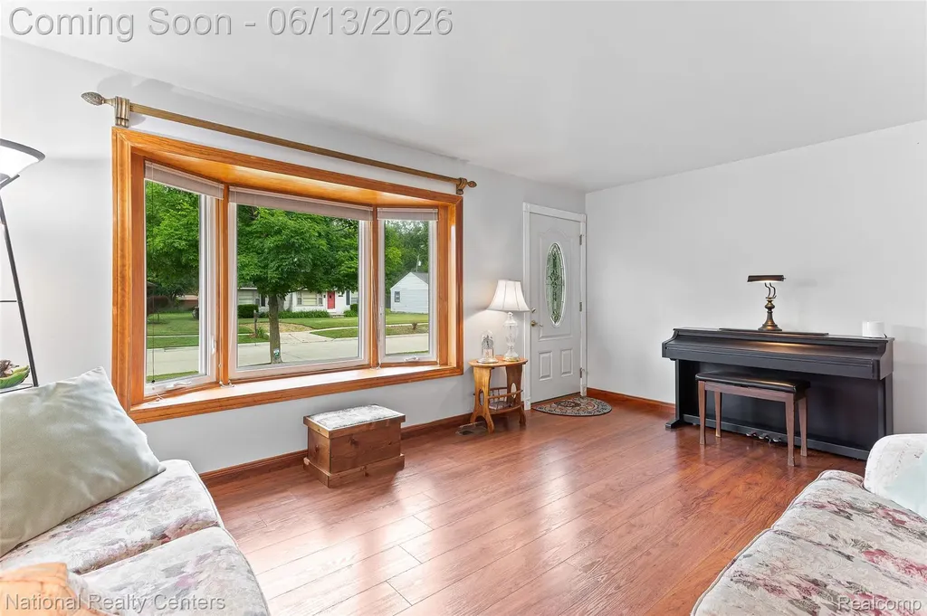 23054 Cora Avenue Farmington Hills City MI 48336