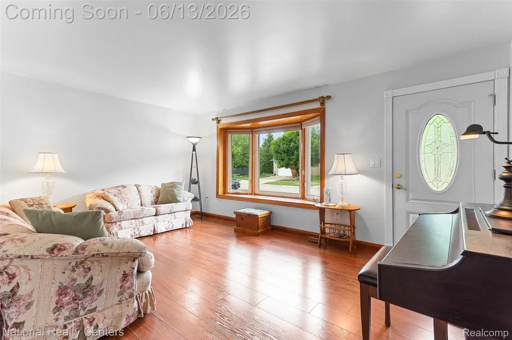 23054 Cora Avenue Farmington Hills City MI 48336