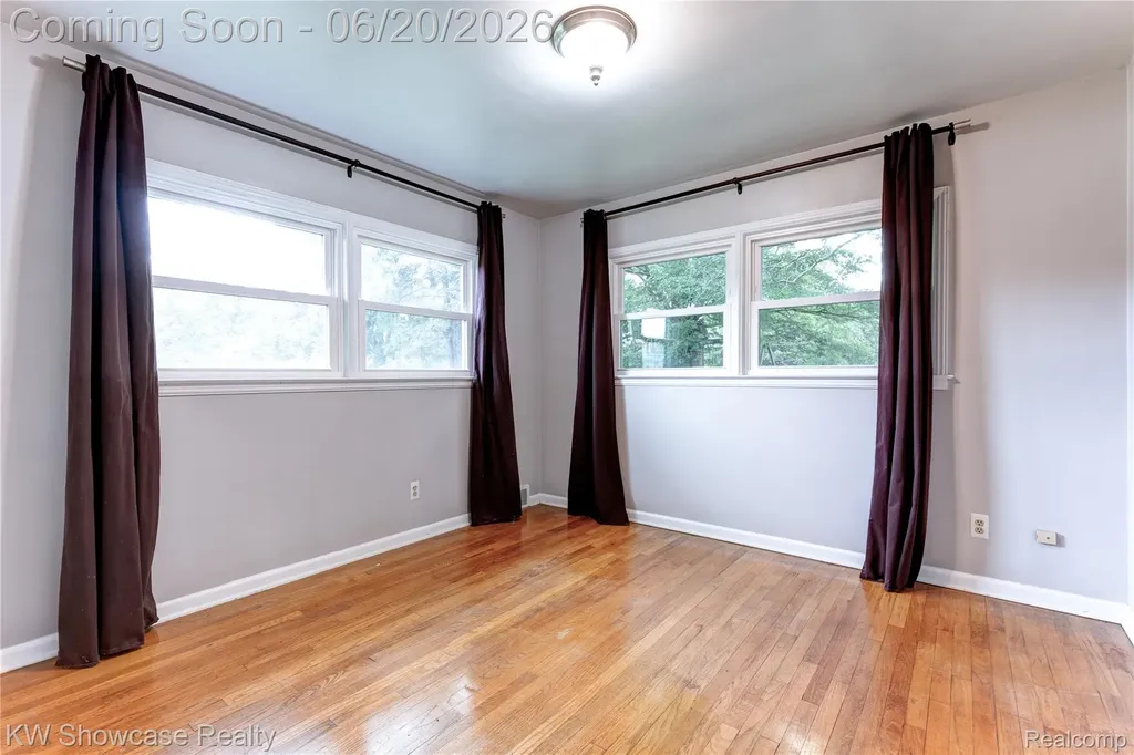 19175 Shadyside Street Livonia City MI 48152