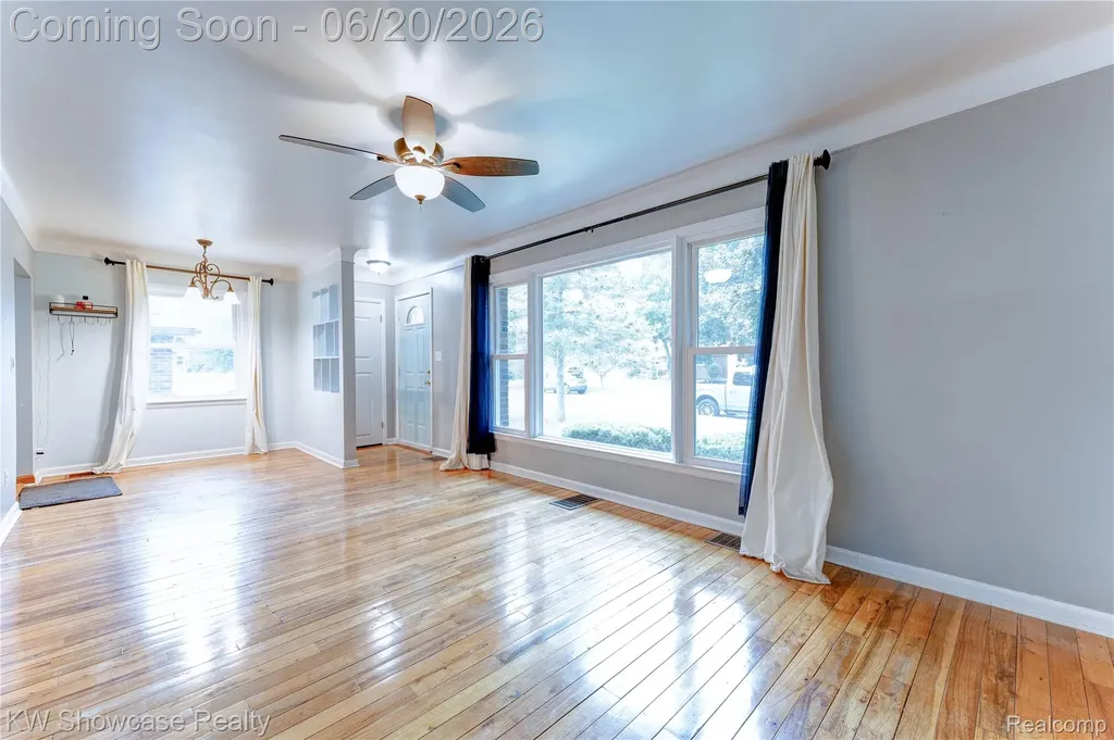 19175 Shadyside Street Livonia City MI 48152