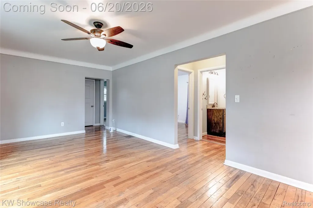 19175 Shadyside Street Livonia City MI 48152