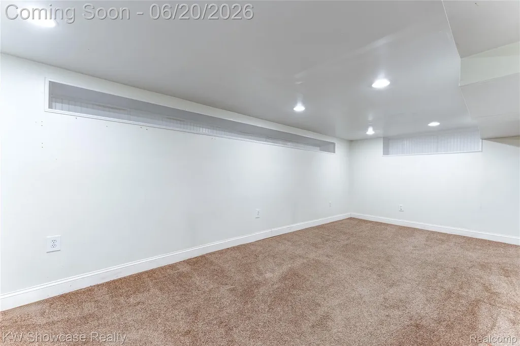 19175 Shadyside Street Livonia City MI 48152