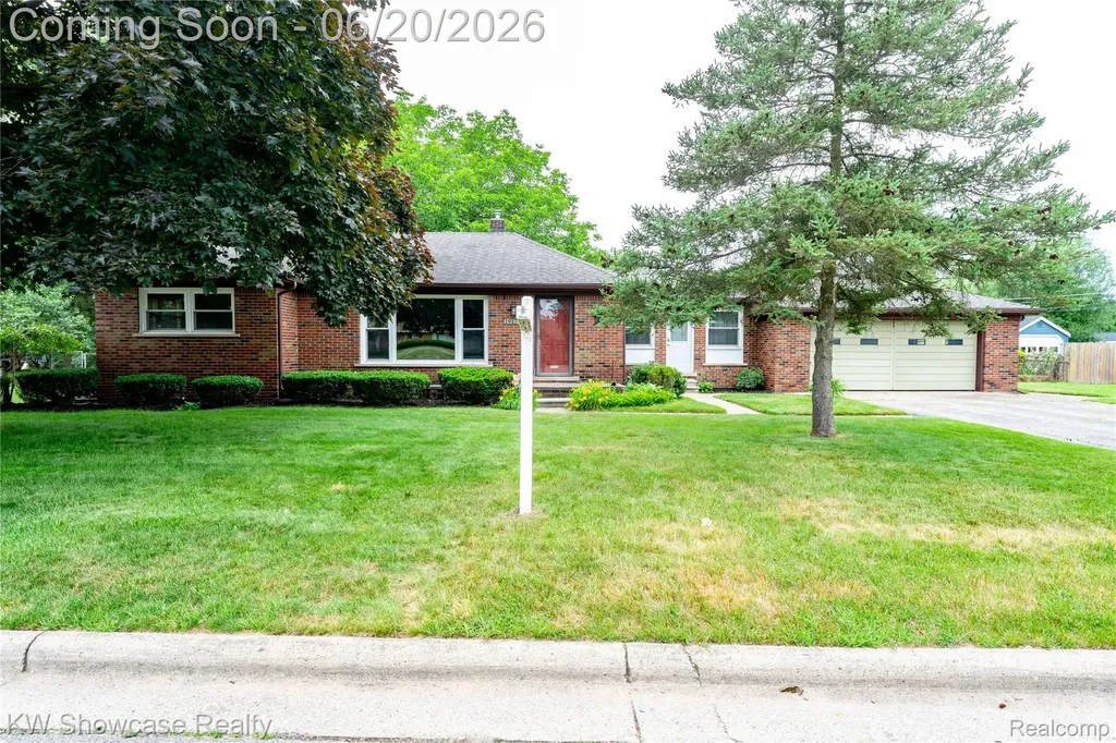 19175 Shadyside Street Livonia City MI 48152