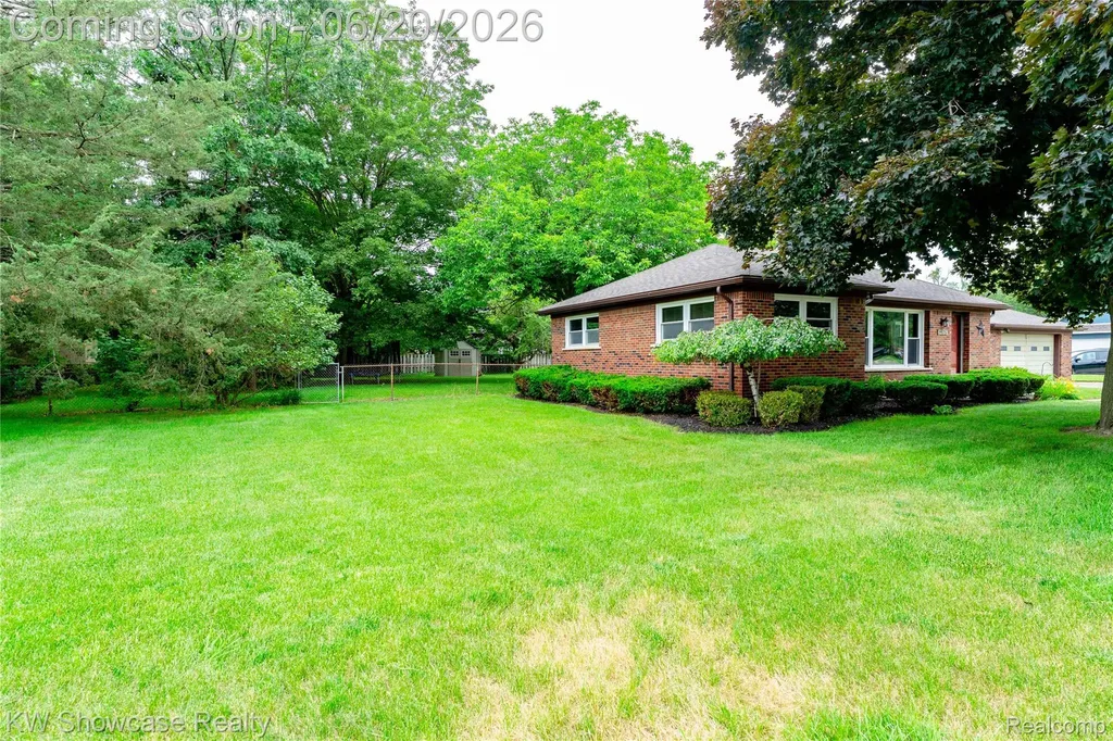 19175 Shadyside Street Livonia City MI 48152