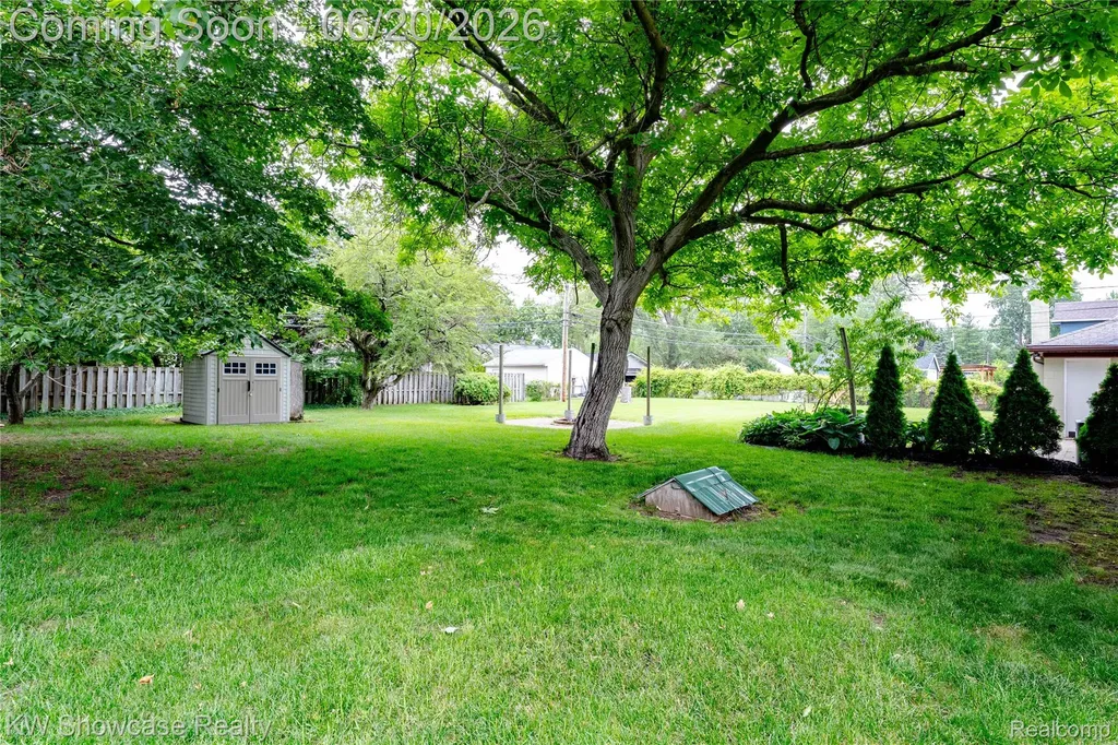 19175 Shadyside Street Livonia City MI 48152
