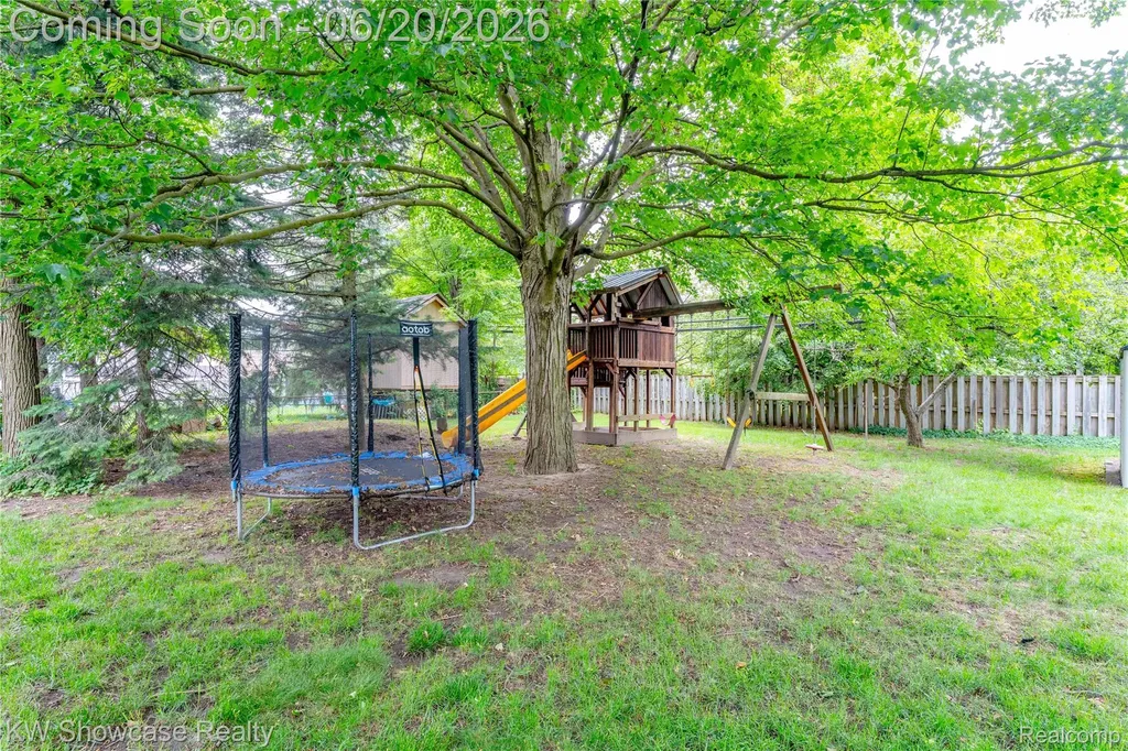 19175 Shadyside Street Livonia City MI 48152