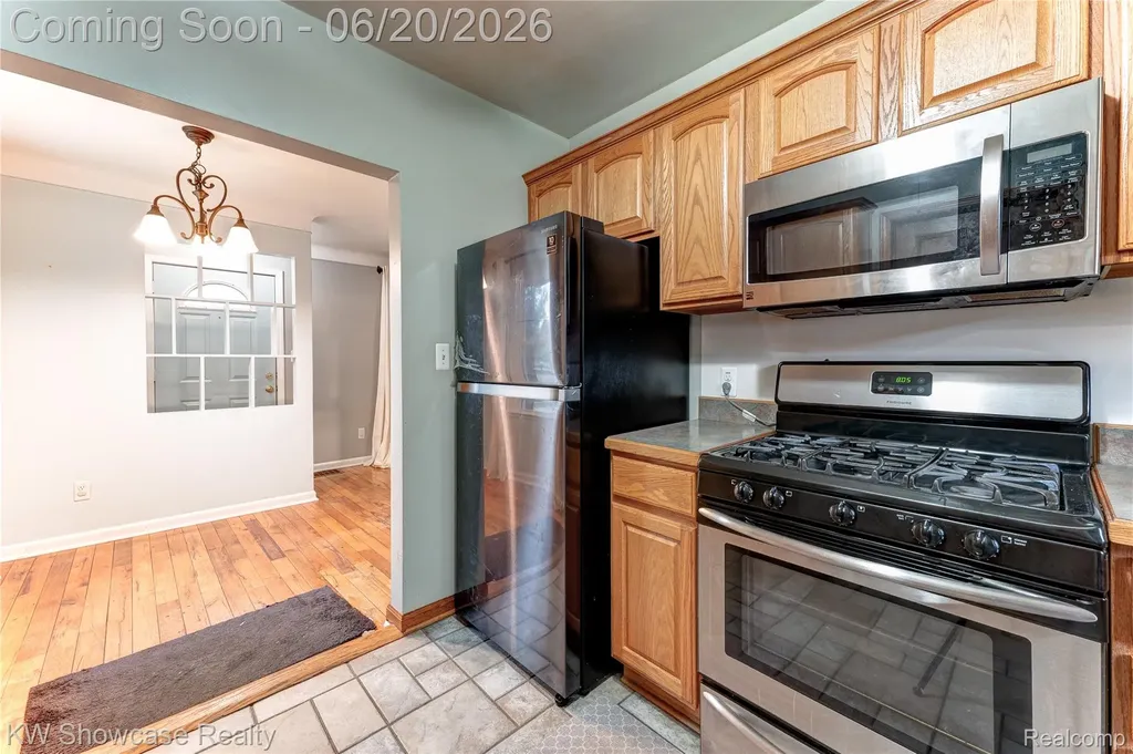 19175 Shadyside Street Livonia City MI 48152