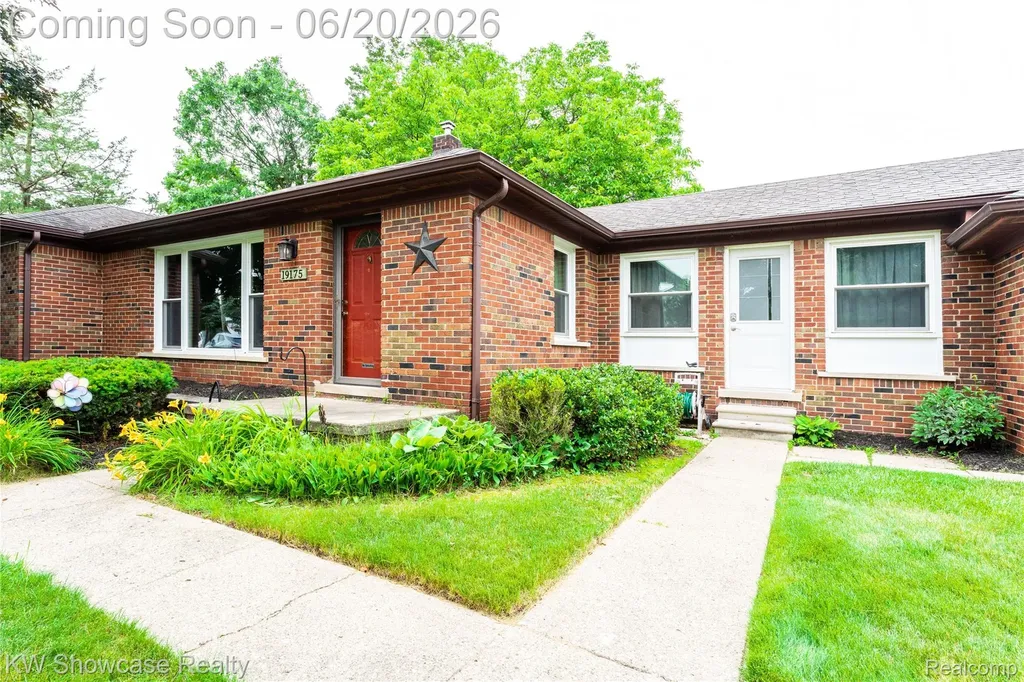 19175 Shadyside Street Livonia City MI 48152