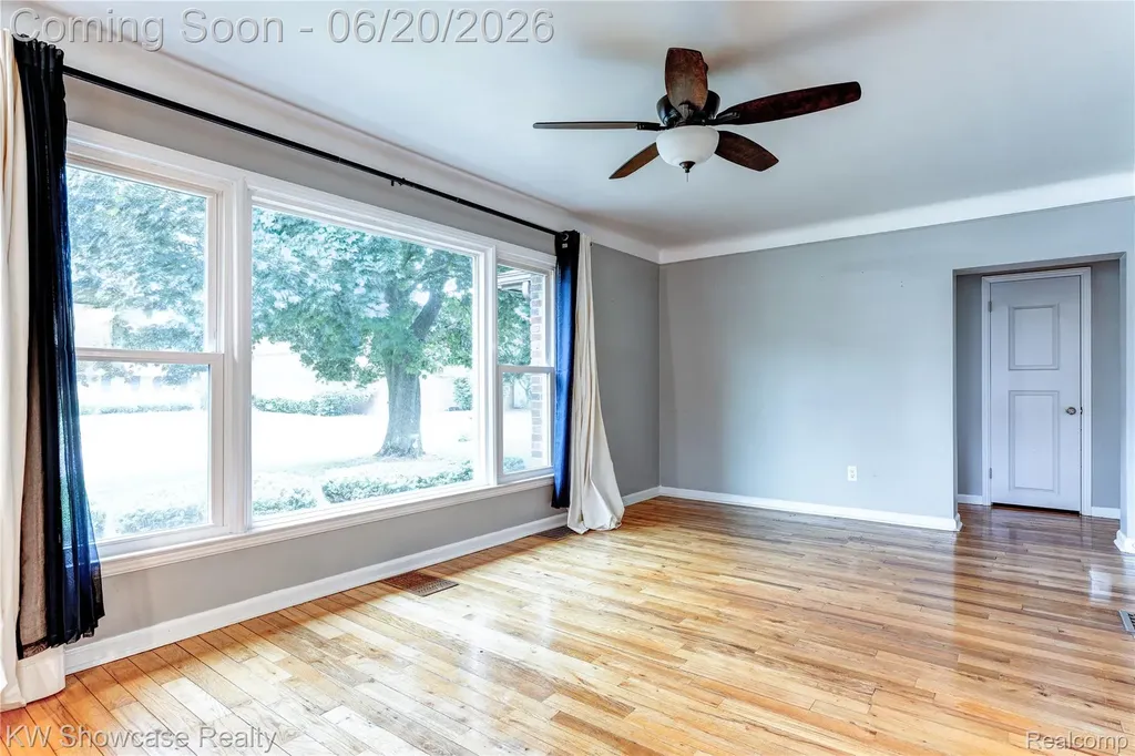 19175 Shadyside Street Livonia City MI 48152