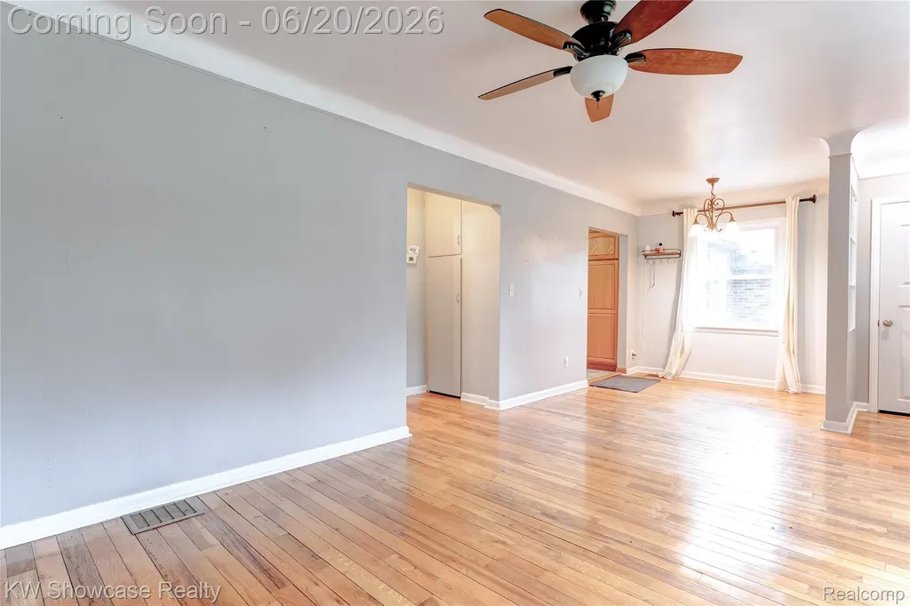 19175 Shadyside Street Livonia City MI 48152