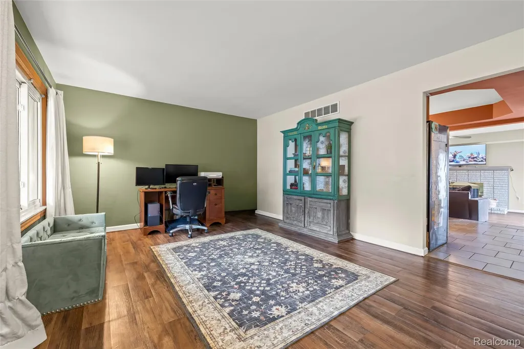27423 Polk Avenue Brownstown Charter Township MI 48183
