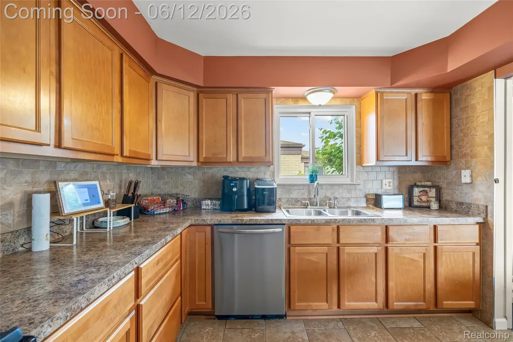 27423 Polk Avenue Brownstown Charter Township MI 48183