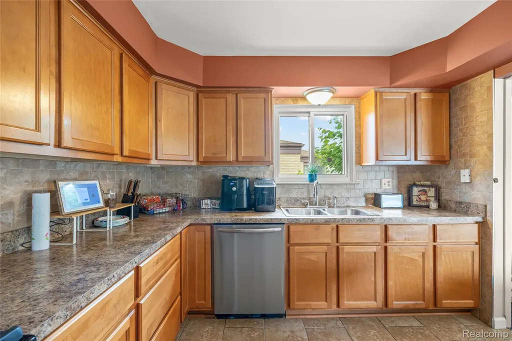 27423 Polk Avenue Brownstown Charter Township MI 48183
