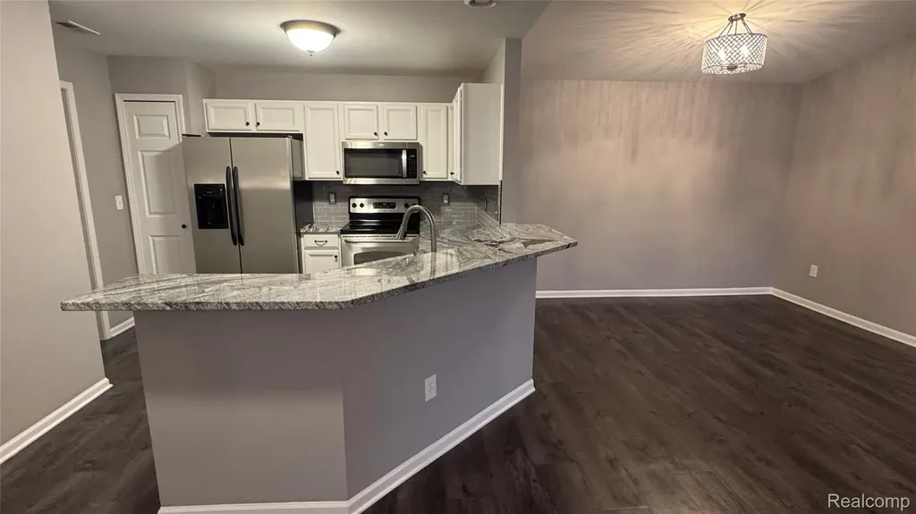 15228 Yale Drive Clinton Charter Township MI 48038