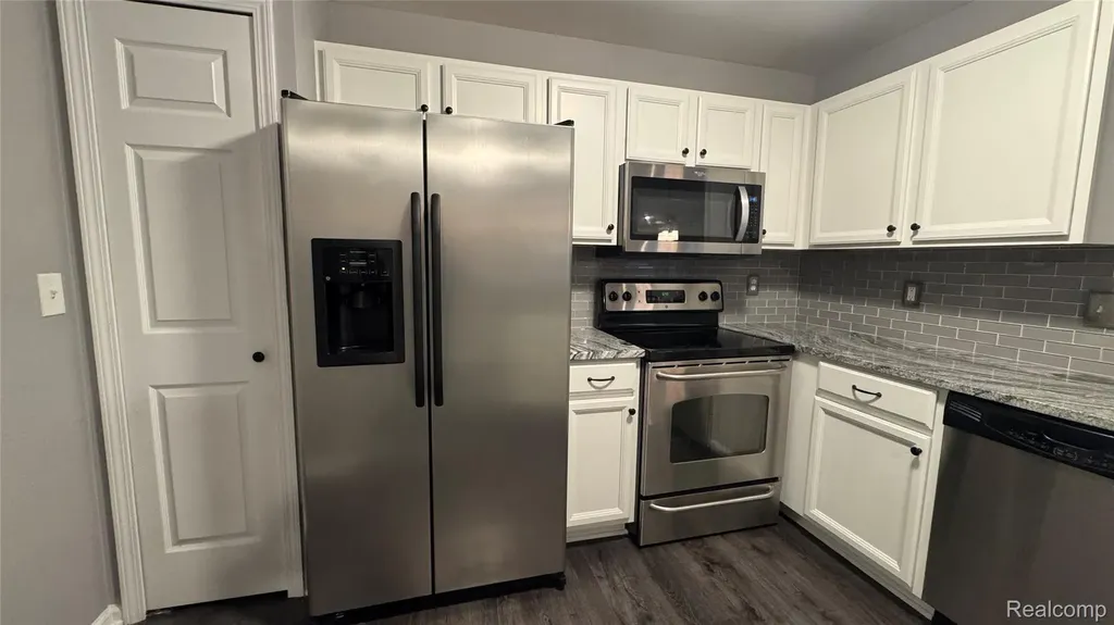 15228 Yale Drive Clinton Charter Township MI 48038