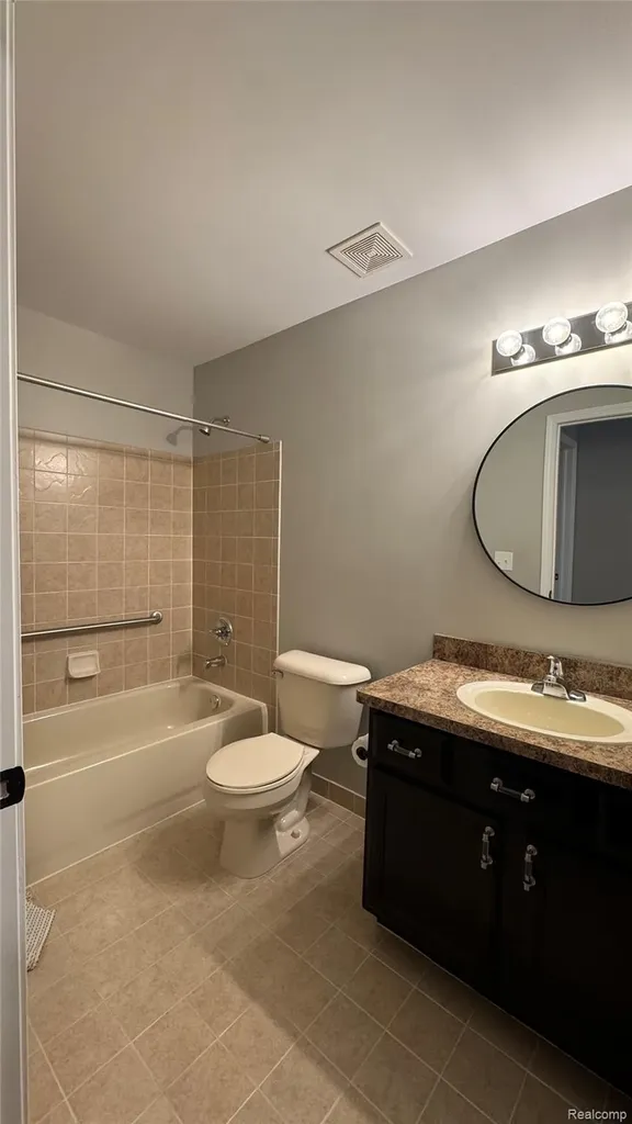 15228 Yale Drive Clinton Charter Township MI 48038