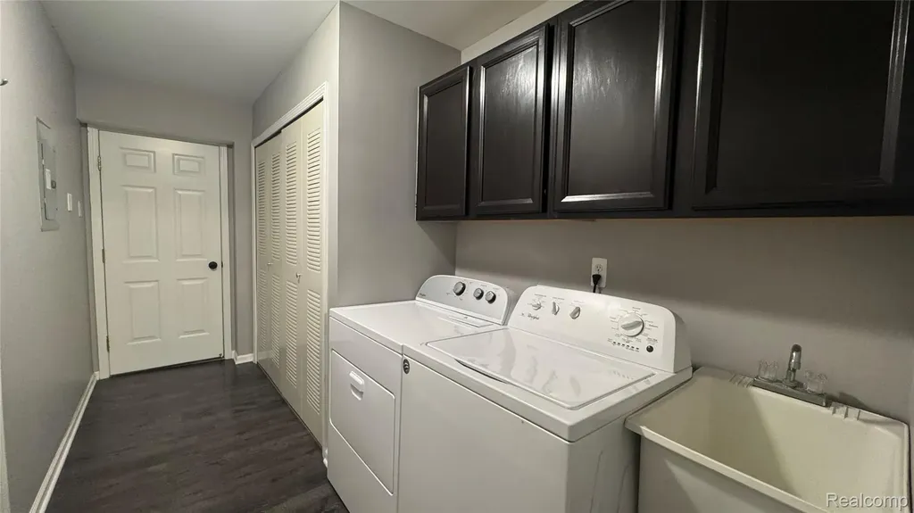 15228 Yale Drive Clinton Charter Township MI 48038